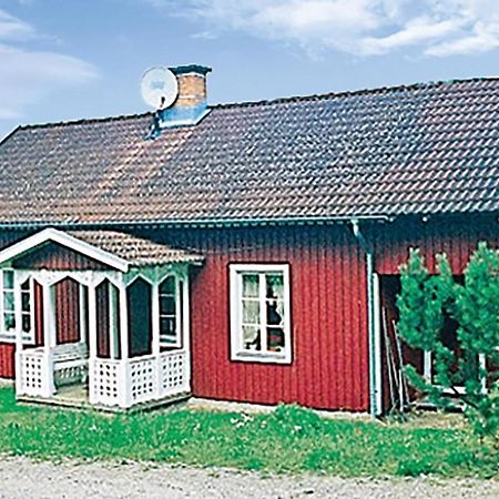 3 Bedroom Beautiful Home In Kristdala Malghult Exterior photo